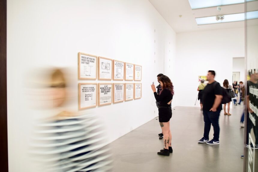 Museum Learning and Public Curiosity