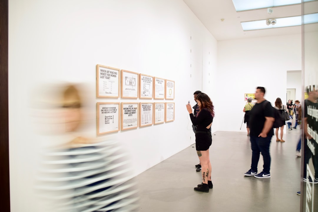 Museum Learning and Public Curiosity